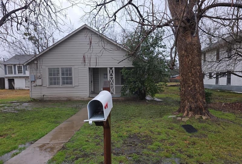 402 W 4th Street # 1, Kaufman TX 75142 - Photo 2