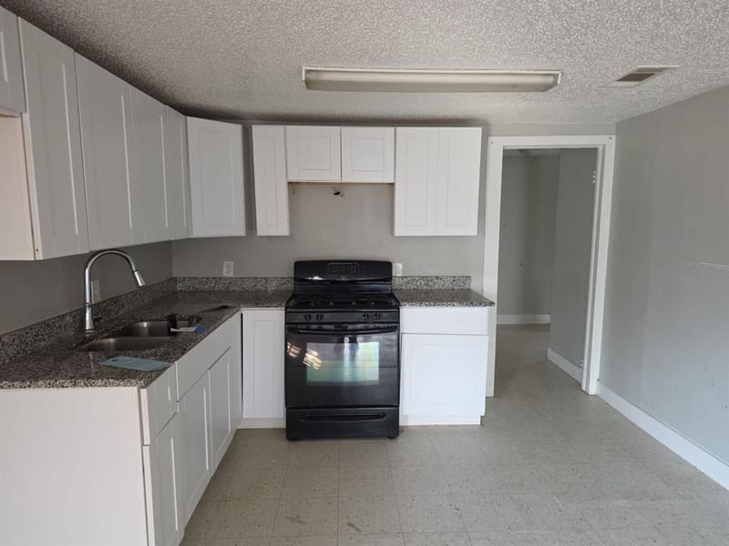 402 W 4th Street # 1, Kaufman TX 75142 - Photo 8