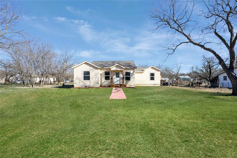535 Hurt, Dublin TX 76446 - Photo 2