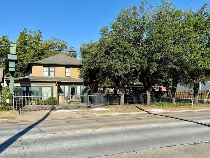 203b N Rockwall Avenue, Terrell TX 75160