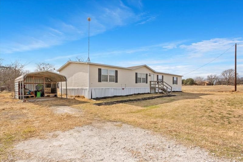 247 N Lake Street, Axtell TX 76624 - Photo 2