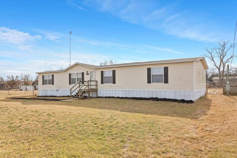 247 N Lake Street, Axtell TX 76624 - Photo 3
