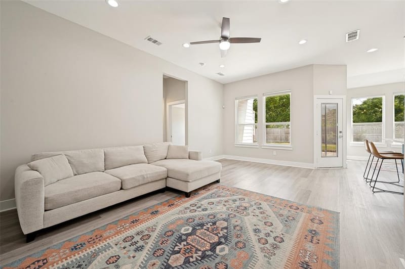 1210 Morrell Avenue, Dallas TX 75203 - Photo 11