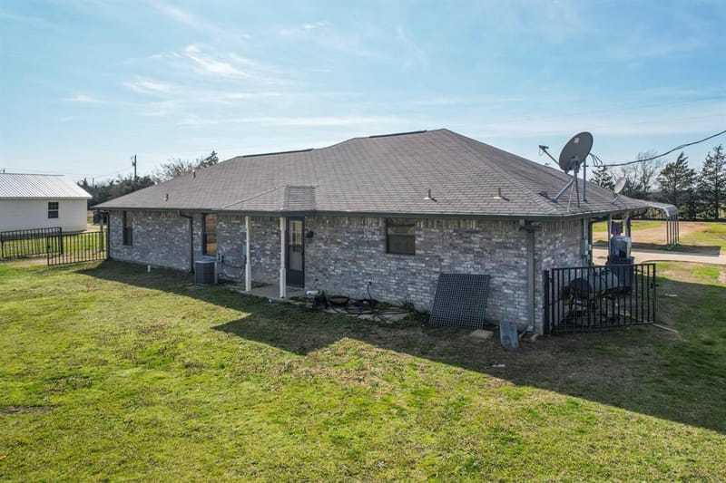 1960 County Road 1030, Mount Vernon TX 75457 - Photo 5