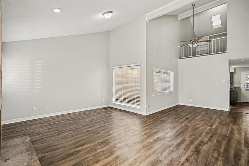 1606 Hawthorne Drive, Arlington TX 76012 - Photo 6