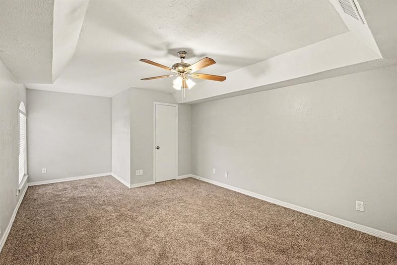 1606 Hawthorne Drive, Arlington TX 76012 - Photo 13