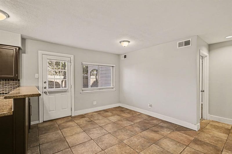 1606 Hawthorne Drive, Arlington TX 76012 - Photo 11