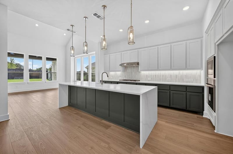 9813 Oak Glade Drive, Denton TX 76207 - Photo 2