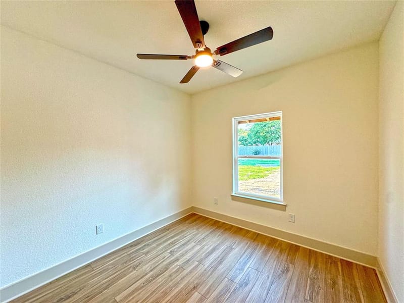 224 Hazelwood Drive, Woodway TX 76712 - Photo 10