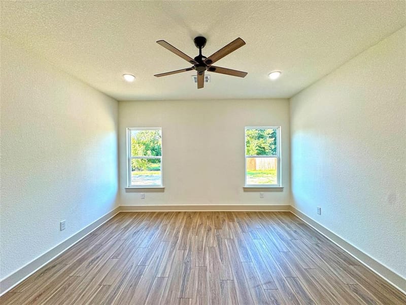 224 Hazelwood Drive, Woodway TX 76712 - Photo 14