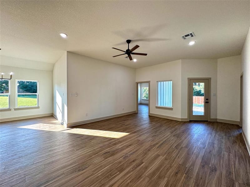 224 Hazelwood Drive, Woodway TX 76712 - Photo 4