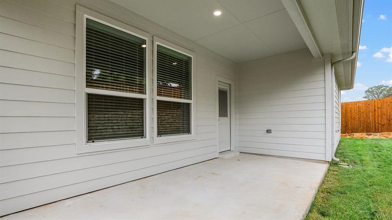 2513 STARLING Street, Denton TX 76205 - Photo 33