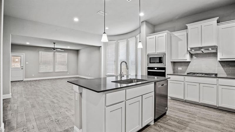 2513 STARLING Street, Denton TX 76205 - Photo 4