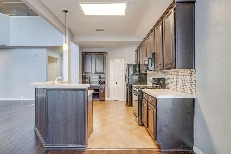 519 Deerwood Drive, Burleson TX 76028 - Photo 13
