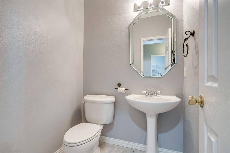 519 Deerwood Drive, Burleson TX 76028 - Photo 16