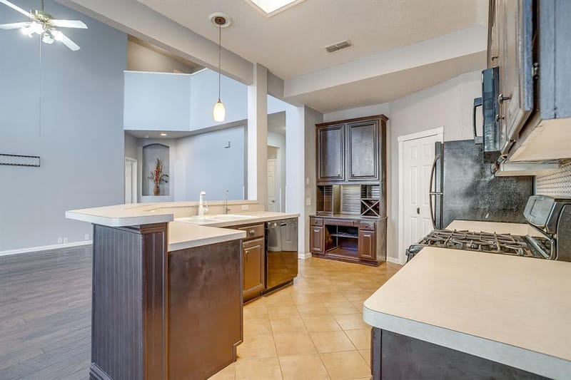 519 Deerwood Drive, Burleson TX 76028 - Photo 12