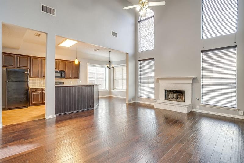 519 Deerwood Drive, Burleson TX 76028 - Photo 7