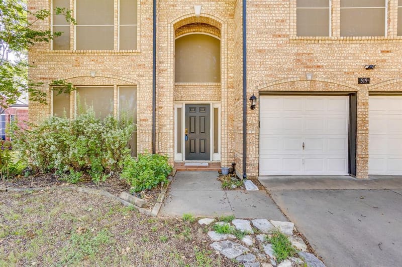 519 Deerwood Drive, Burleson TX 76028 - Photo 3