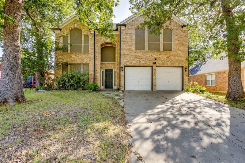 519 Deerwood Drive, Burleson TX 76028