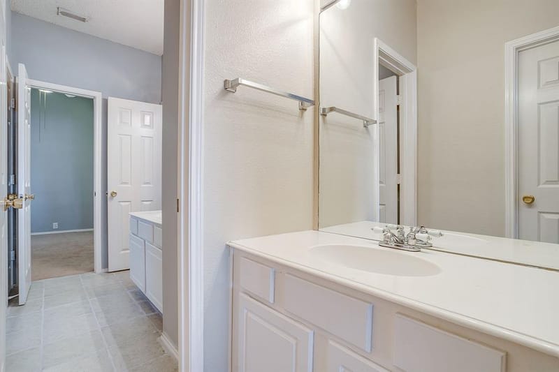 519 Deerwood Drive, Burleson TX 76028 - Photo 30