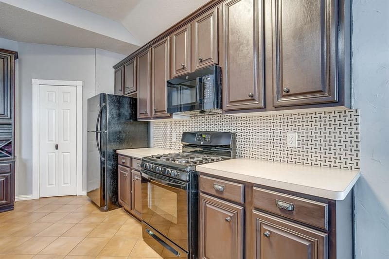 519 Deerwood Drive, Burleson TX 76028 - Photo 14