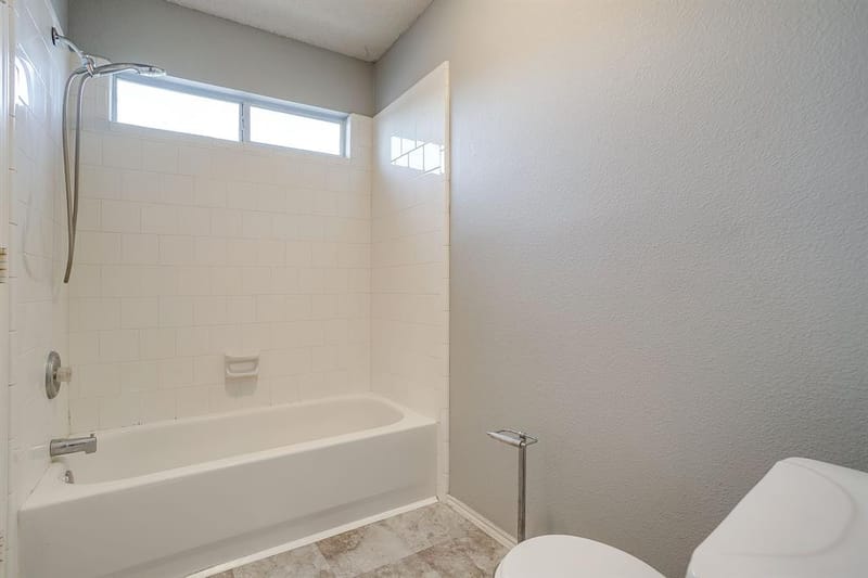 519 Deerwood Drive, Burleson TX 76028 - Photo 35