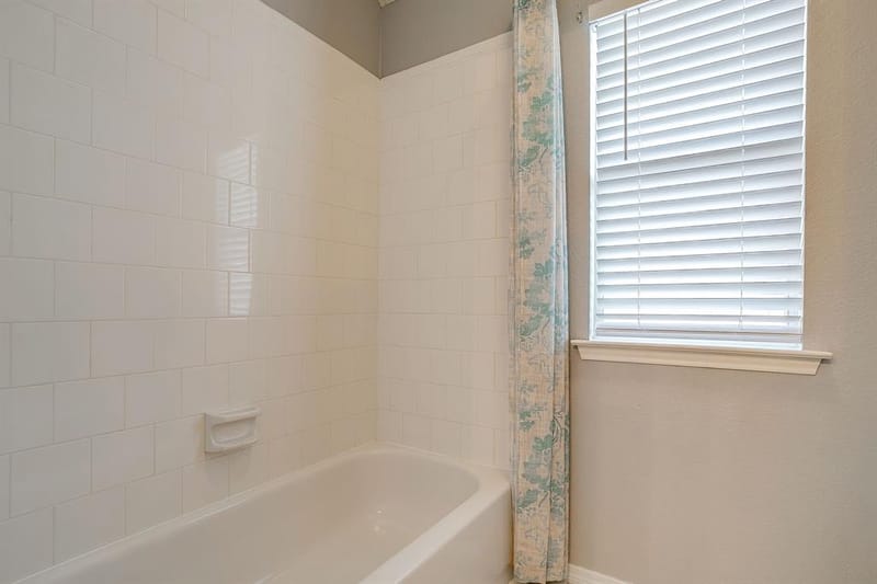 519 Deerwood Drive, Burleson TX 76028 - Photo 31