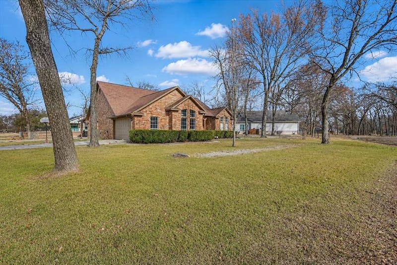 101 Idlewood Road, Enchanted Oaks TX 75156