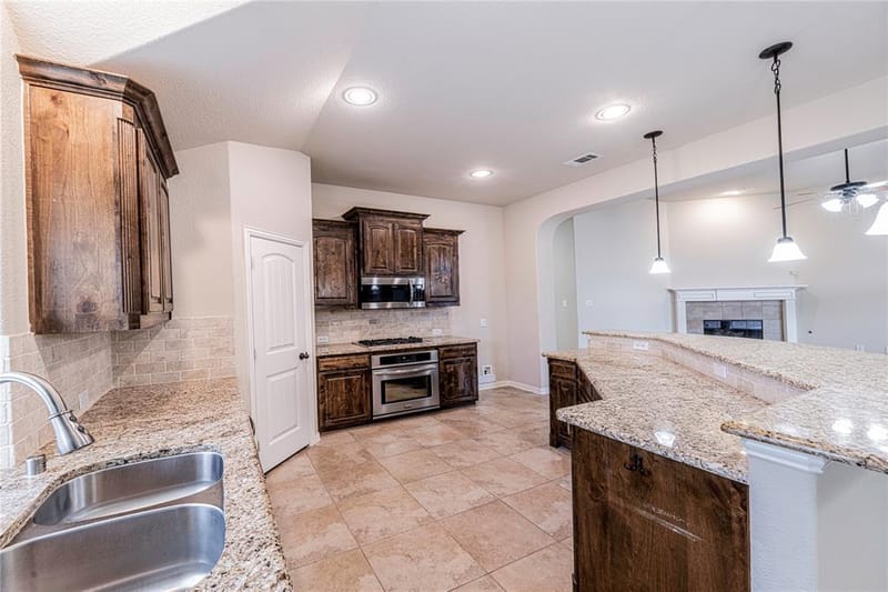 12956 Deep River Drive, Frisco TX 75035 - Photo 4