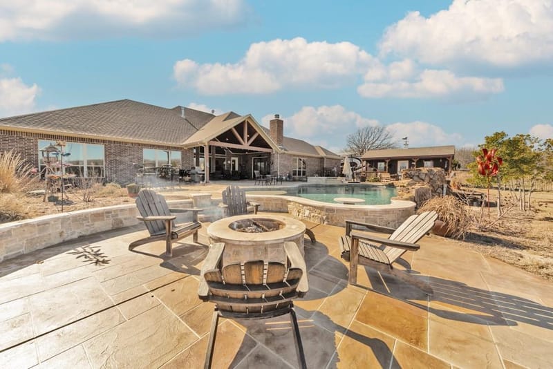 1466 County Road 1270, Alvord TX 76225