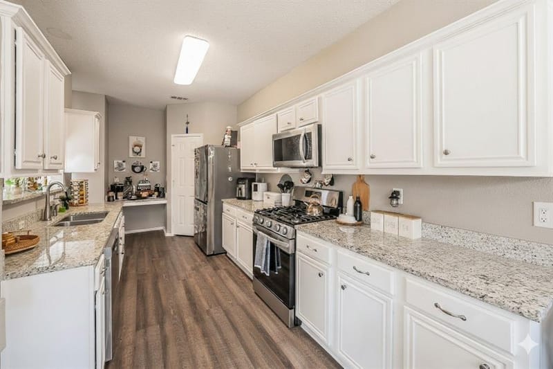 2322 Wilmette Drive, Arlington TX 76018 - Photo 10