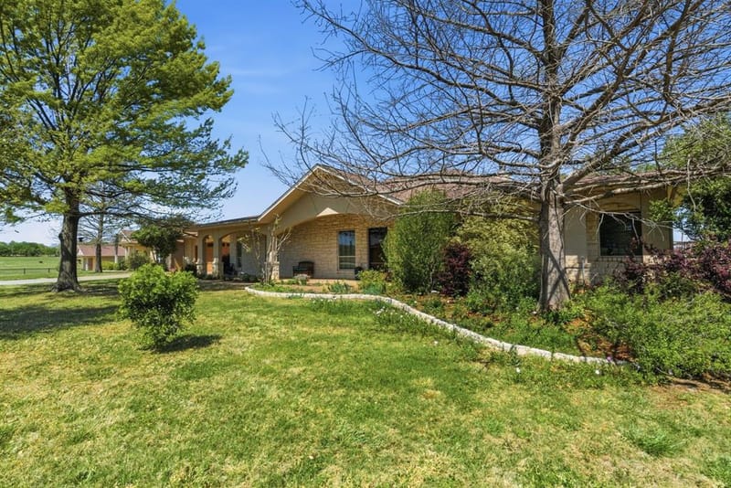 3601 Springfield Road, Springtown TX 76082 - Photo 4