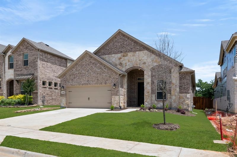 1616 Olympia Avenue, Corinth TX 76208 - Photo 2