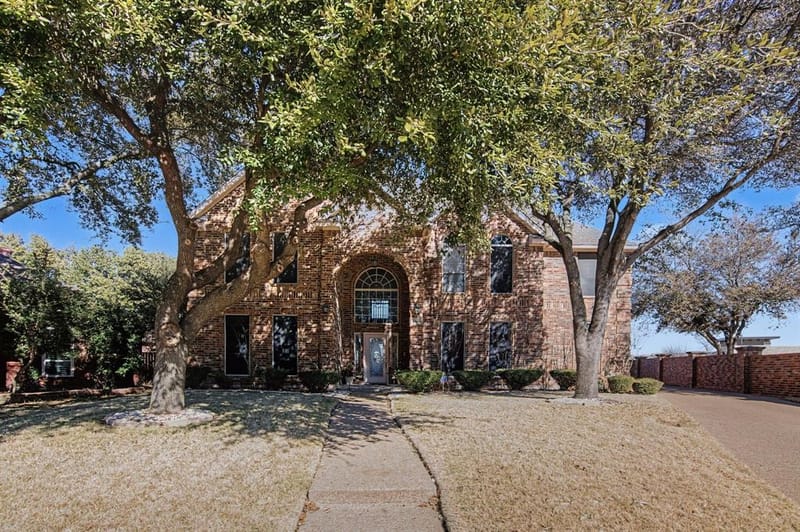6400 Briercliff Court, Fort Worth TX 76132 - Photo 2