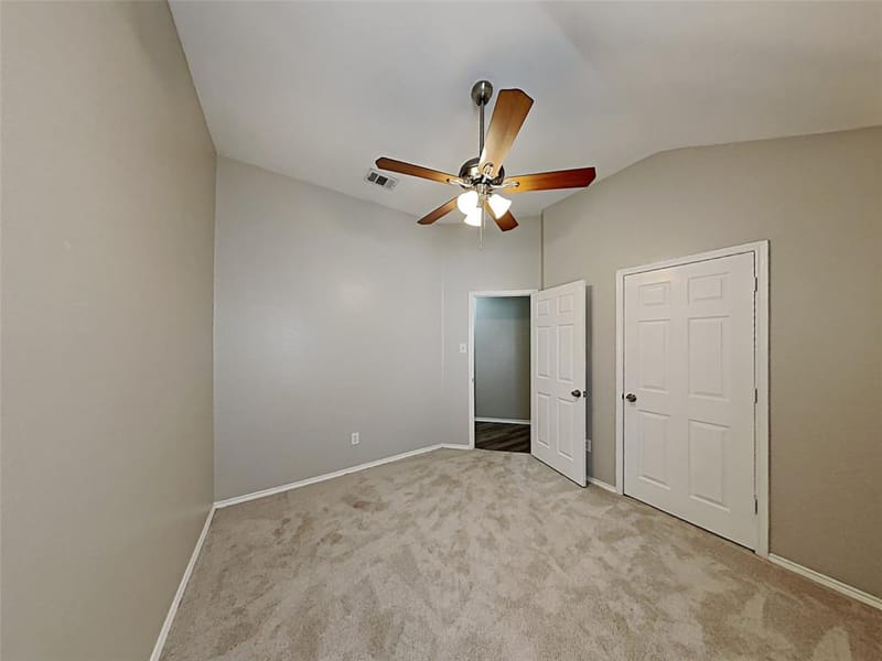 617 Oak Hollow Trail, Saginaw TX 76179 - Photo 2