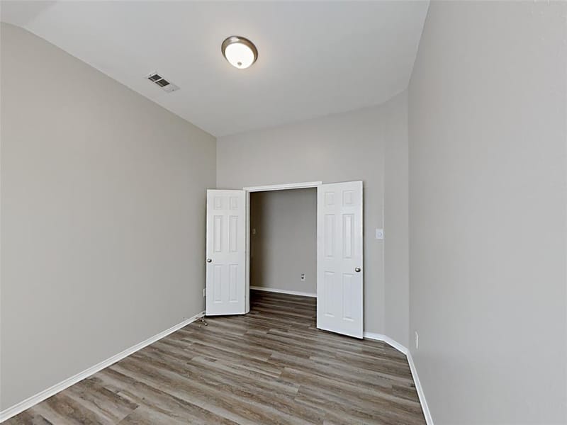 617 Oak Hollow Trail, Saginaw TX 76179 - Photo 8