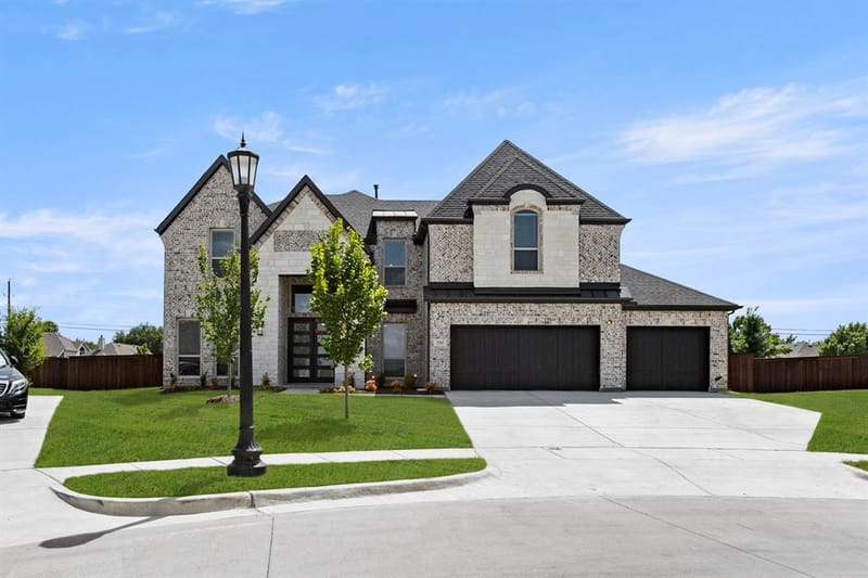 2565 Riverchase Way, Grand Prairie TX 75054