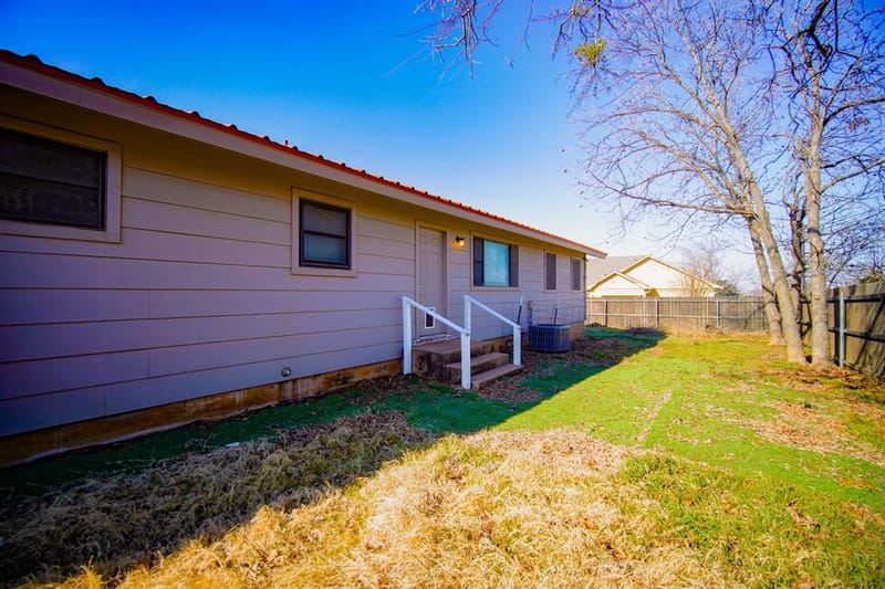202 N 10th Street, Jacksboro TX 76458 - Photo 16