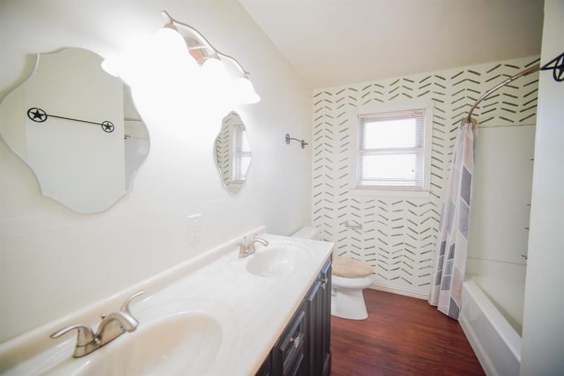 202 N 10th Street, Jacksboro TX 76458 - Photo 9