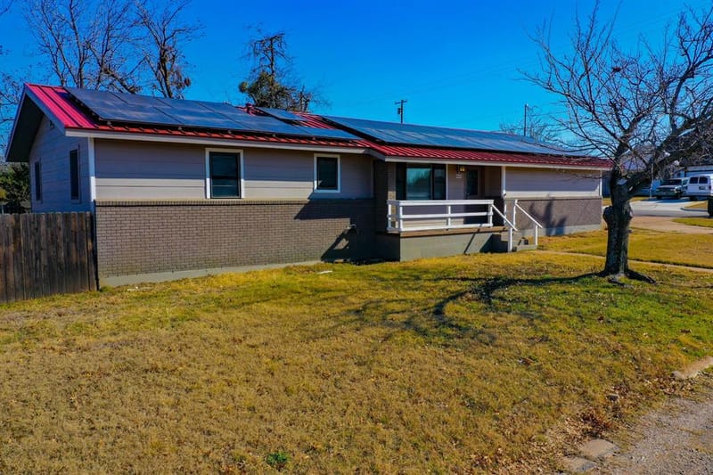 202 N 10th Street, Jacksboro TX 76458 - Photo 18