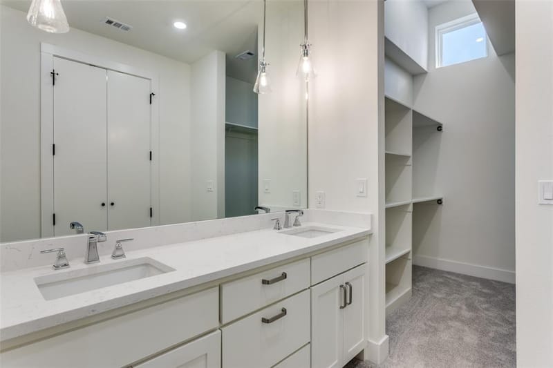 341 College Avenue, Fort Worth TX 76104 - Photo 12