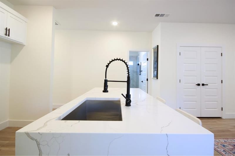 5824 Plum Dale Road, Dallas TX 75241 - Photo 15