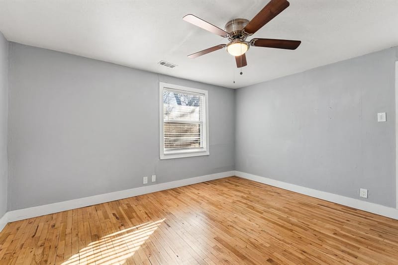 2709 Townsend Drive, Fort Worth TX 76110 - Photo 6