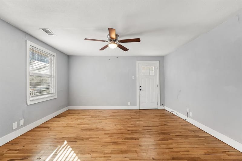 2709 Townsend Drive, Fort Worth TX 76110 - Photo 7