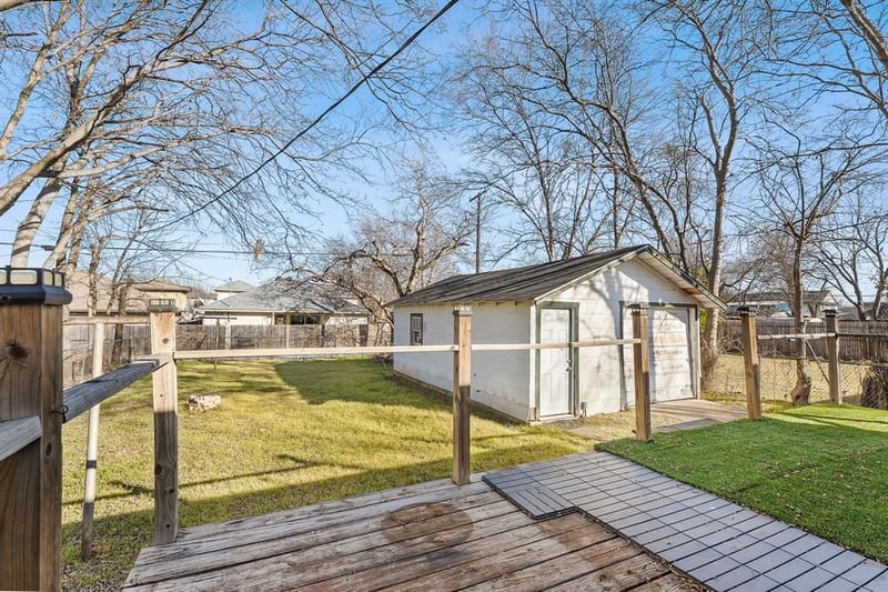 2709 Townsend Drive, Fort Worth TX 76110 - Photo 18