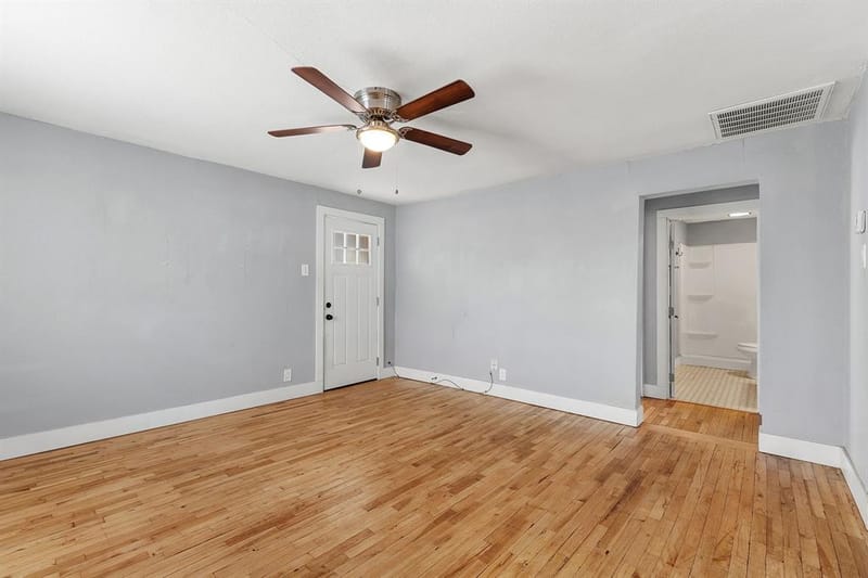 2709 Townsend Drive, Fort Worth TX 76110 - Photo 8