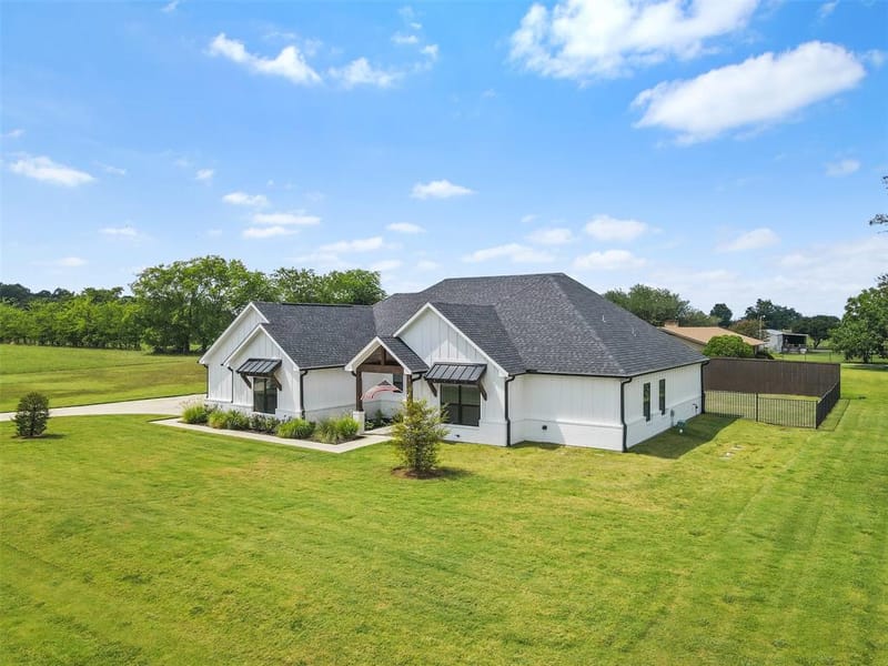 11 Nicklaus Drive, Sulphur Springs TX 75482 - Photo 2