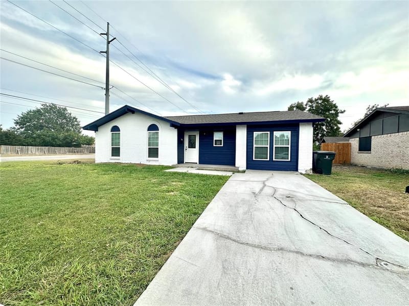 1322 Shorecrest Drive, Garland TX 75040