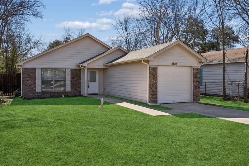 805 Phillips Street, Cleburne TX 76033 - Photo 2