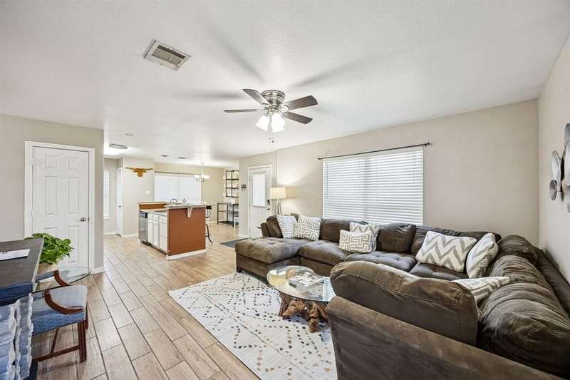 805 Phillips Street, Cleburne TX 76033 - Photo 6